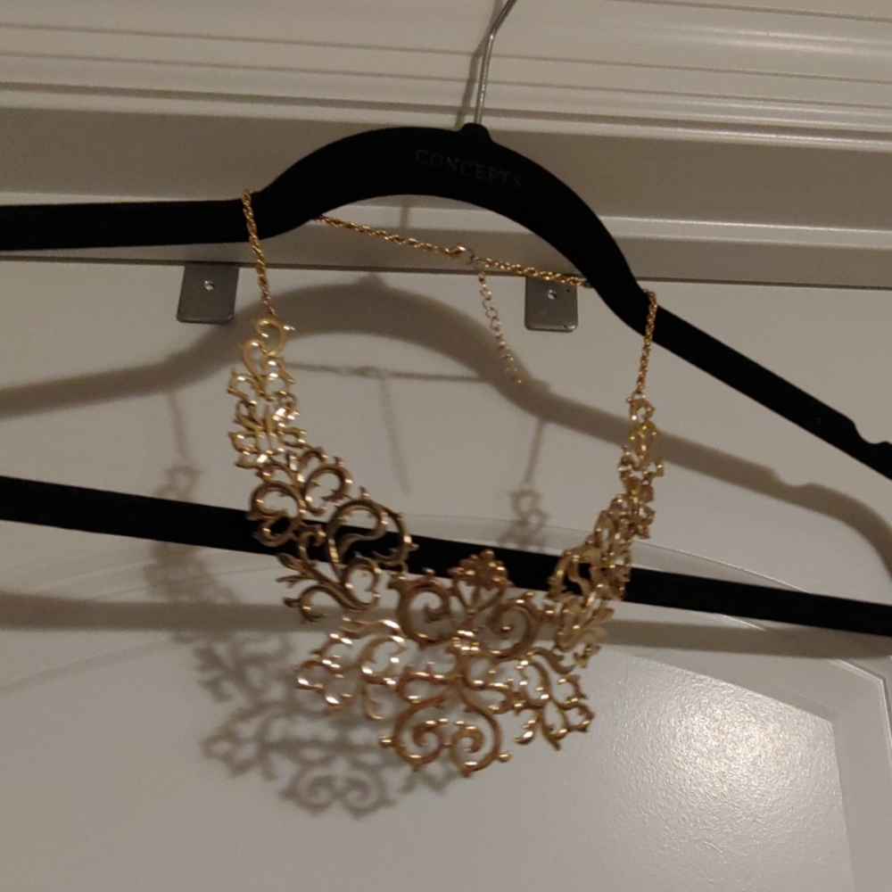 Filigree collar necklace